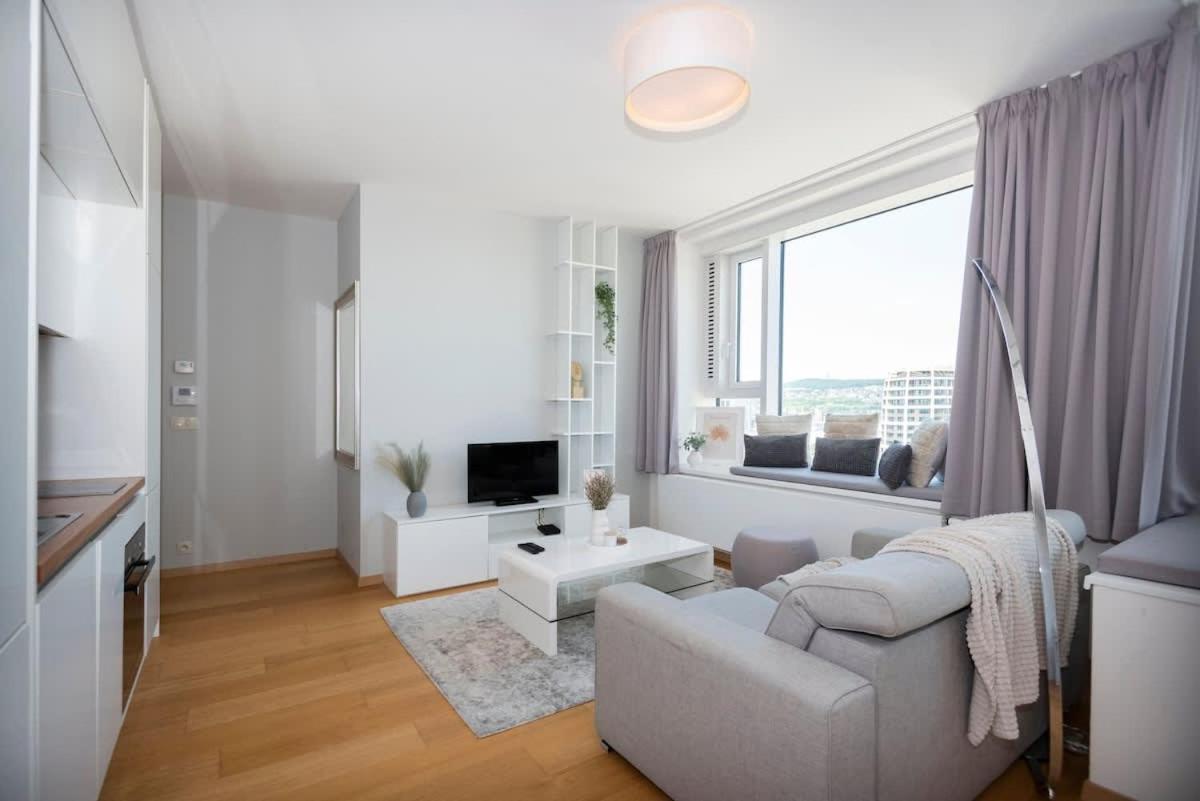 Apartament Luxury 1Bdrm On The 28Th Floor Bratysława Zewnętrze zdjęcie