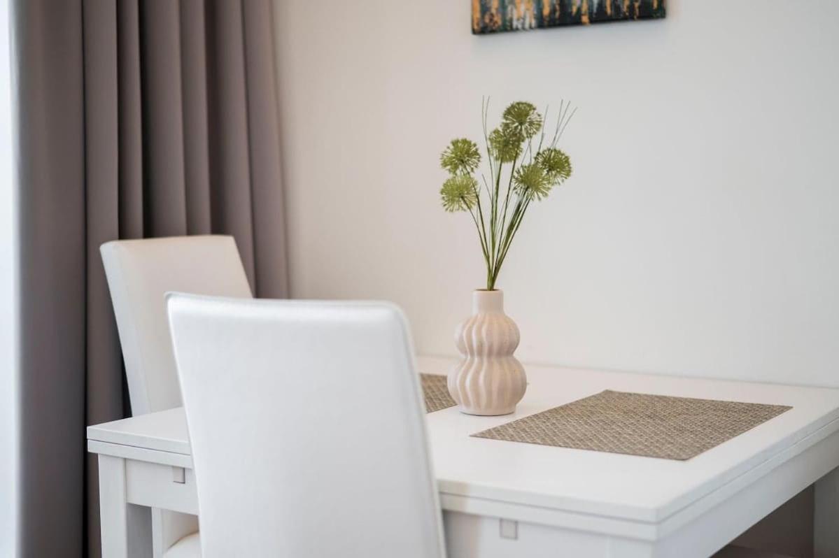 Apartament Luxury 1Bdrm On The 28Th Floor Bratysława Zewnętrze zdjęcie